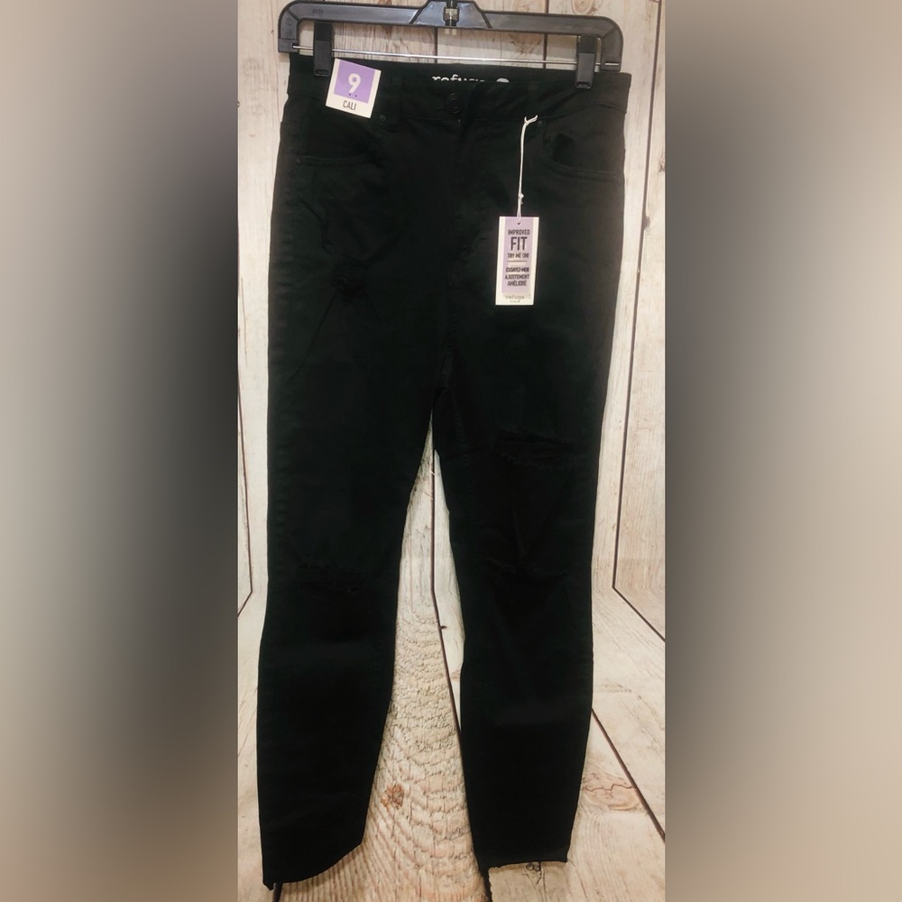 NWT REFUGE 9 Cali Highest Rise Skinny Jeans Size 9 Womens Distressed Torn Frayed